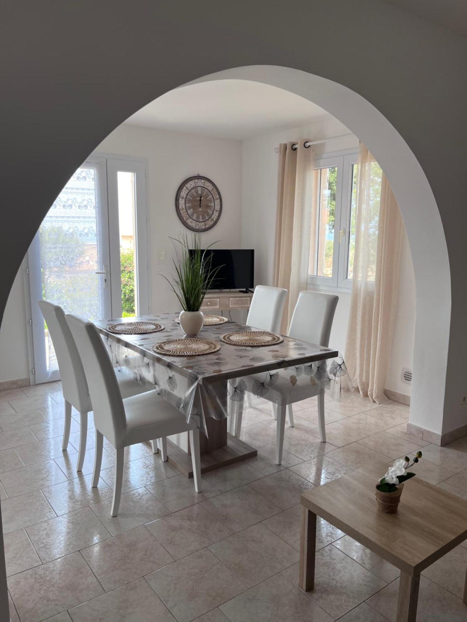 Appartement Rez De Villa เอลเลอรูซ ภายนอก รูปภาพ